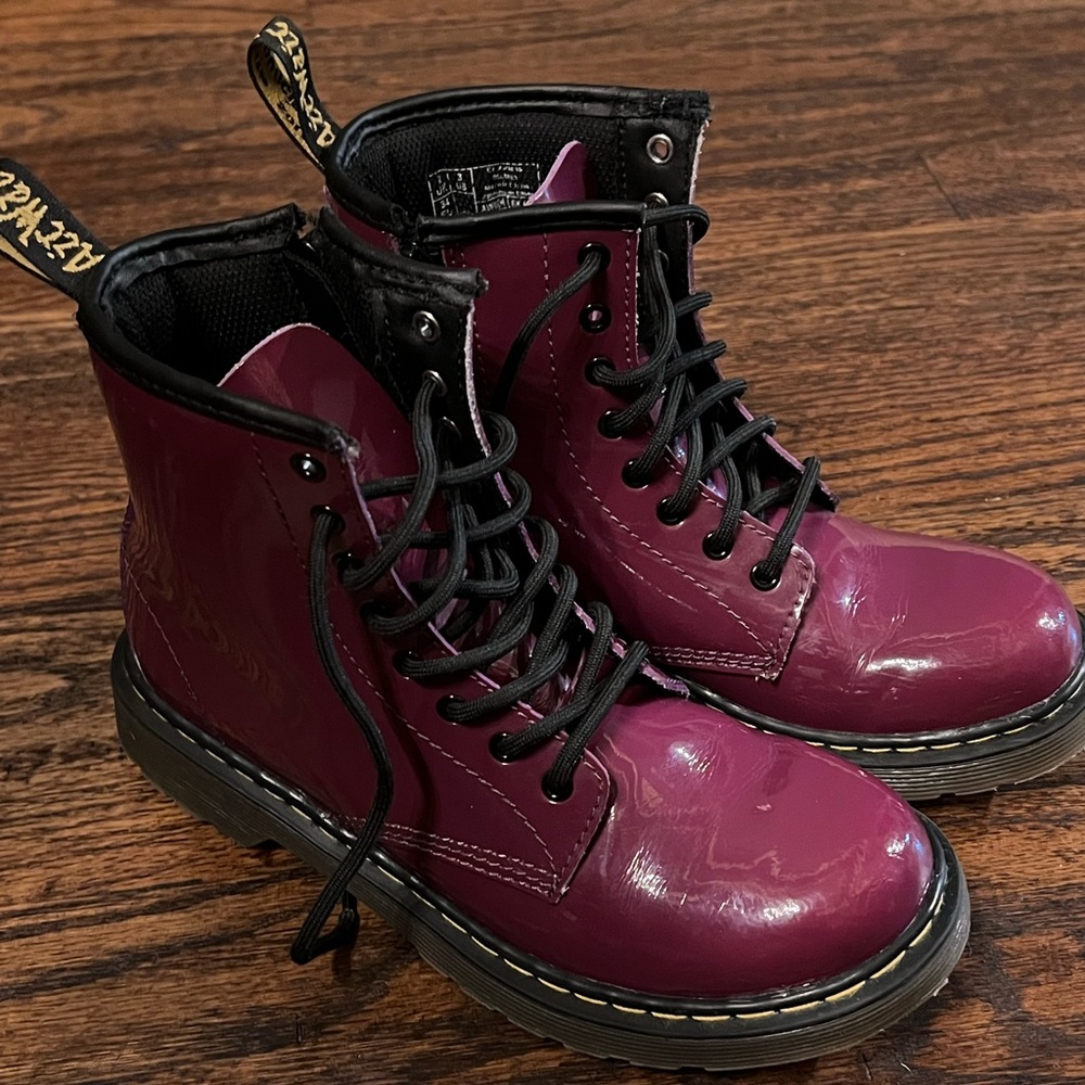 Dr. Martens Boots Girls purple- Sz 3